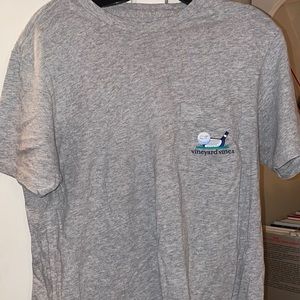 Vineyard Vines grey tee